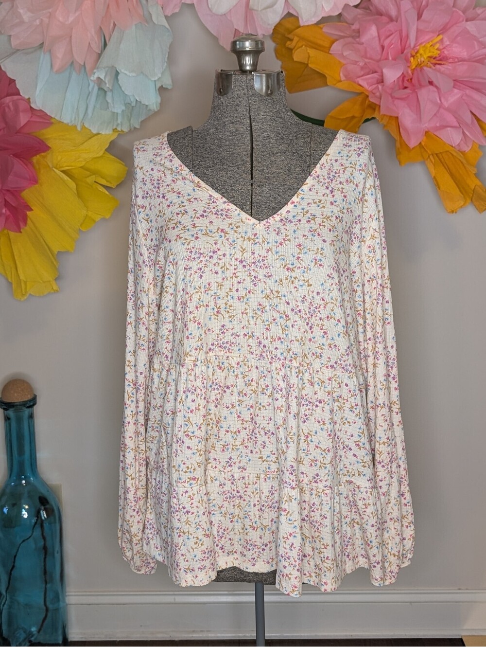 2061 - Torrid Floral Print Long Sleeve Blouse Size 4